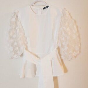 BLOUSE - SHEIN. WHITE WITH PUFFY SLEEEVE . BRAND NEW. SIZE L